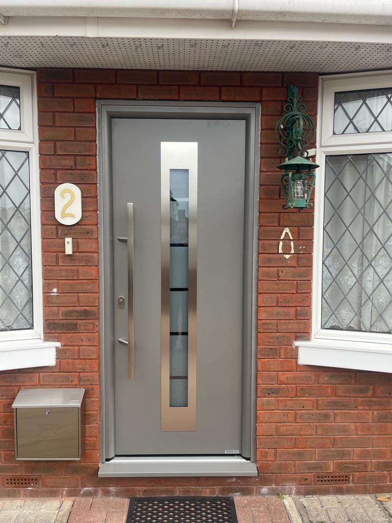 Hormann Thermo46 Style 750C (sand-blasted glass with 5 clear stripes) - 0