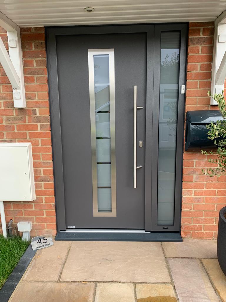 Hormann Thermo65 Style 700B (sand-blasted glass with 7 clear stripes) - 0