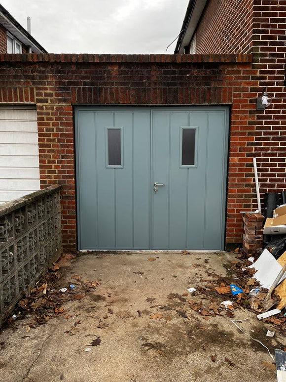 Teckentrup Centre Ribbed Vertical Side-Hinged Door