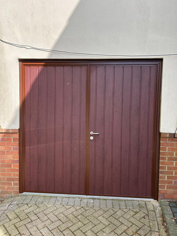 Teckentrup Standard Ribbed Vertical Side-Hinged Door