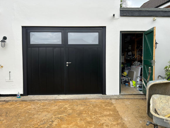 Teckentrup Traditional Centre Ribbed Vertical Door
