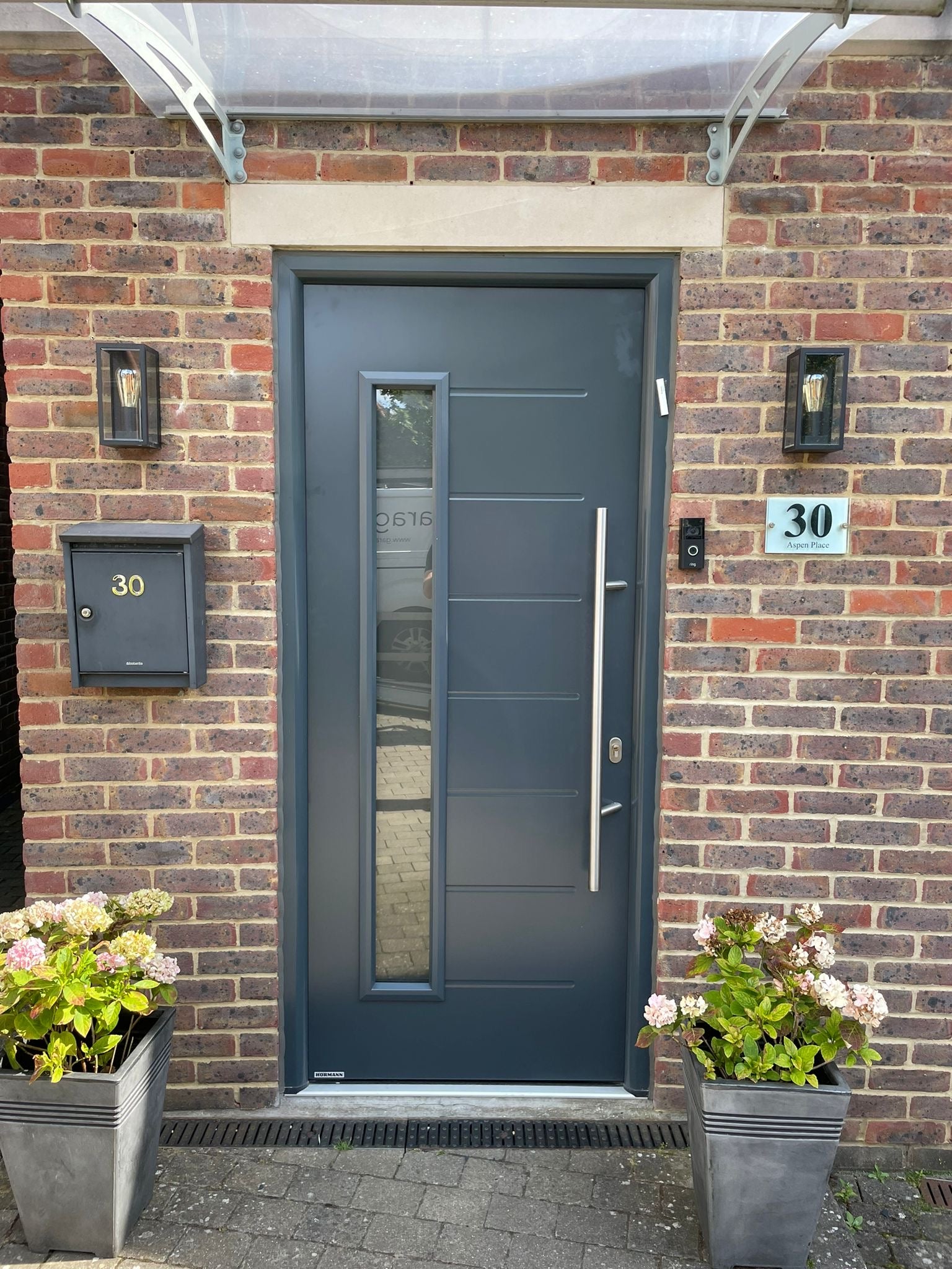 Hormann Thermo46 Style 025S (satin-finished glass)