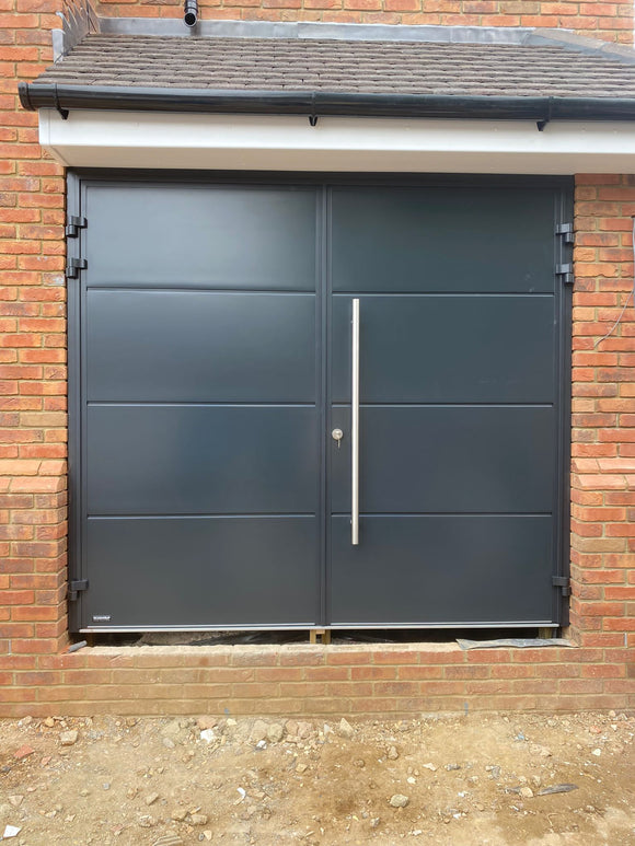 Teckentrup Solid Ribbed Horizontal Side-Hinged Door