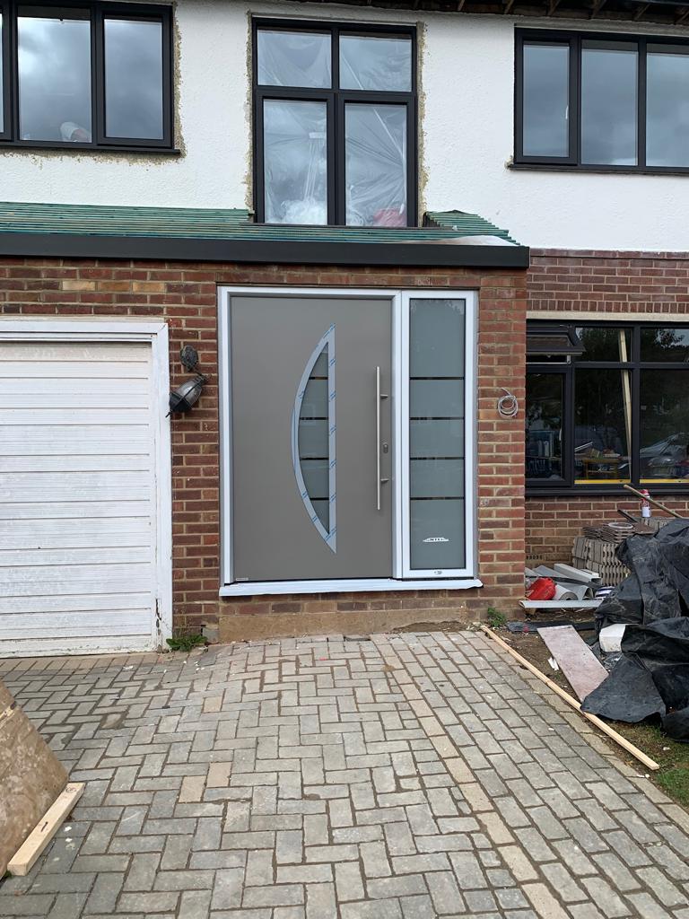 Hormann Thermo65 Style 900D (sand-blasted glass with 4 clear stripes)