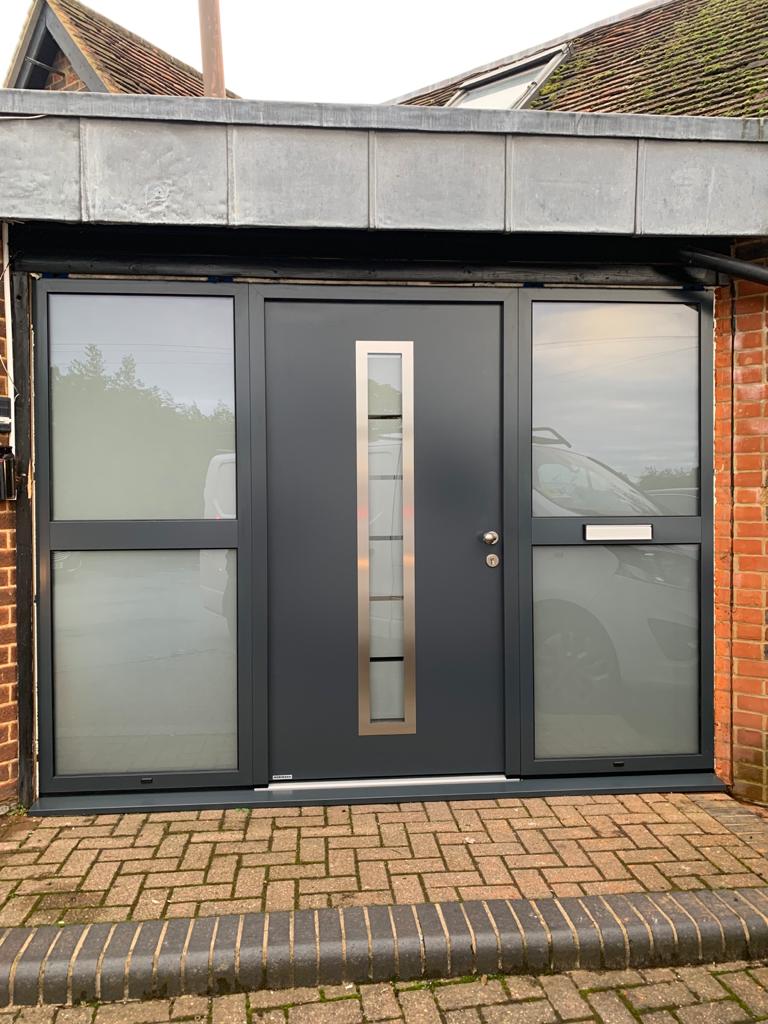 Hormann Thermo65 Style 700B (sand-blasted glass with 7 clear stripes)
