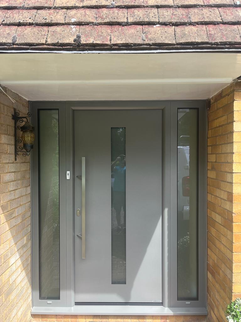 Hormann Thermo65 Style 610S (satin-finished glass)